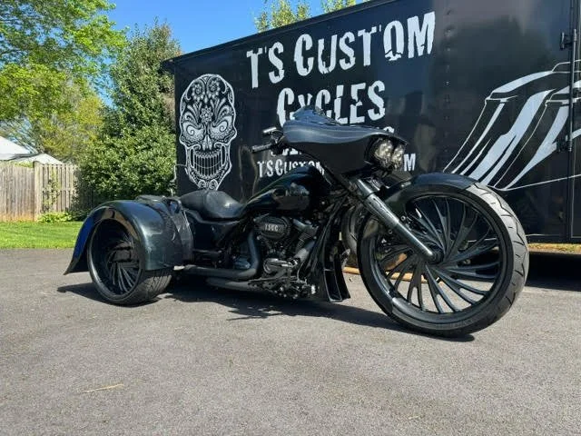 2014+ Street Glide Dual Headlight Outer Fairing — Voodoo